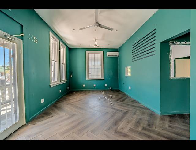 200M² OFFICE FOR SALE IN ESSENWOOD